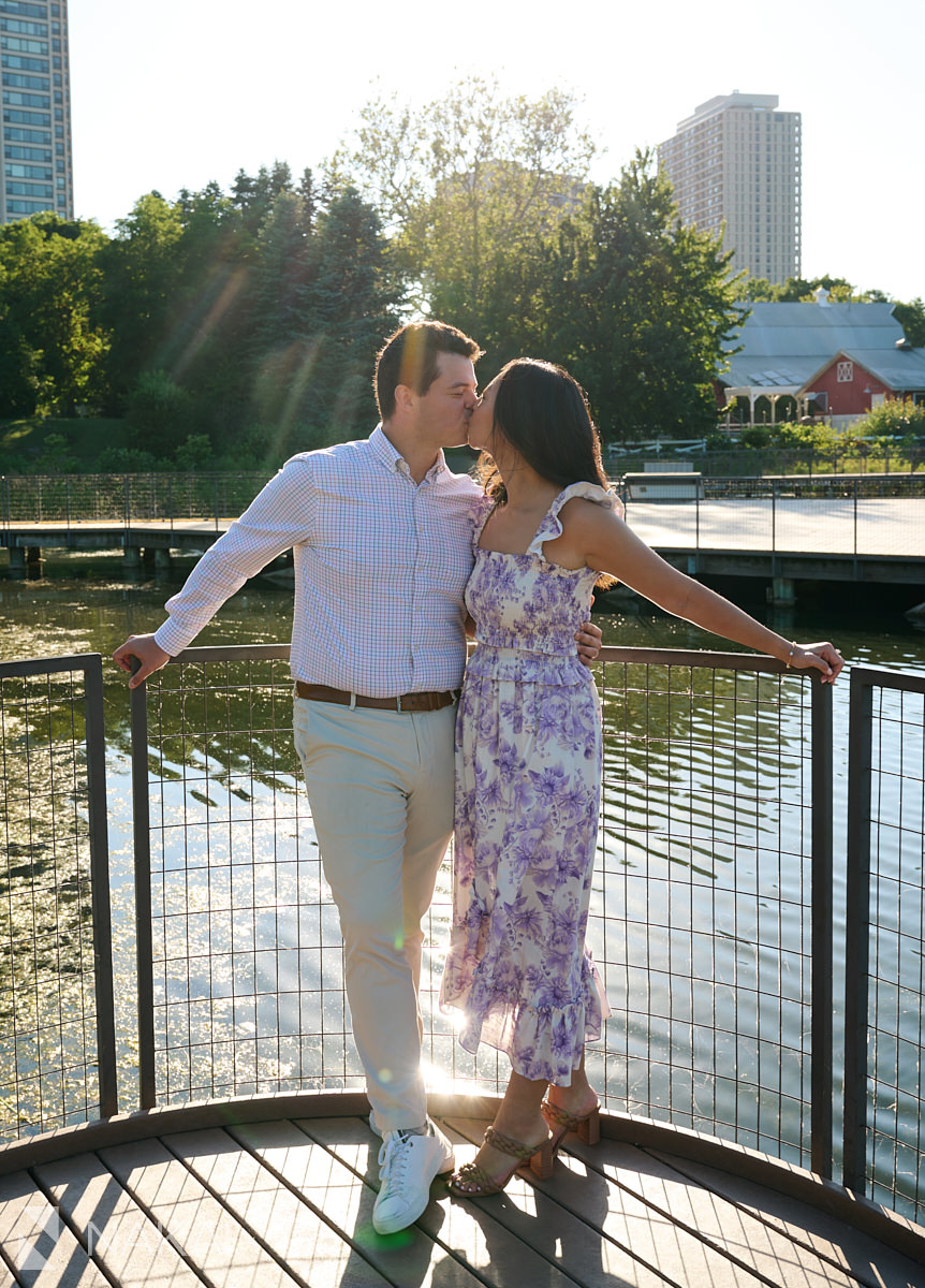 lincoln park engagement kiss picture