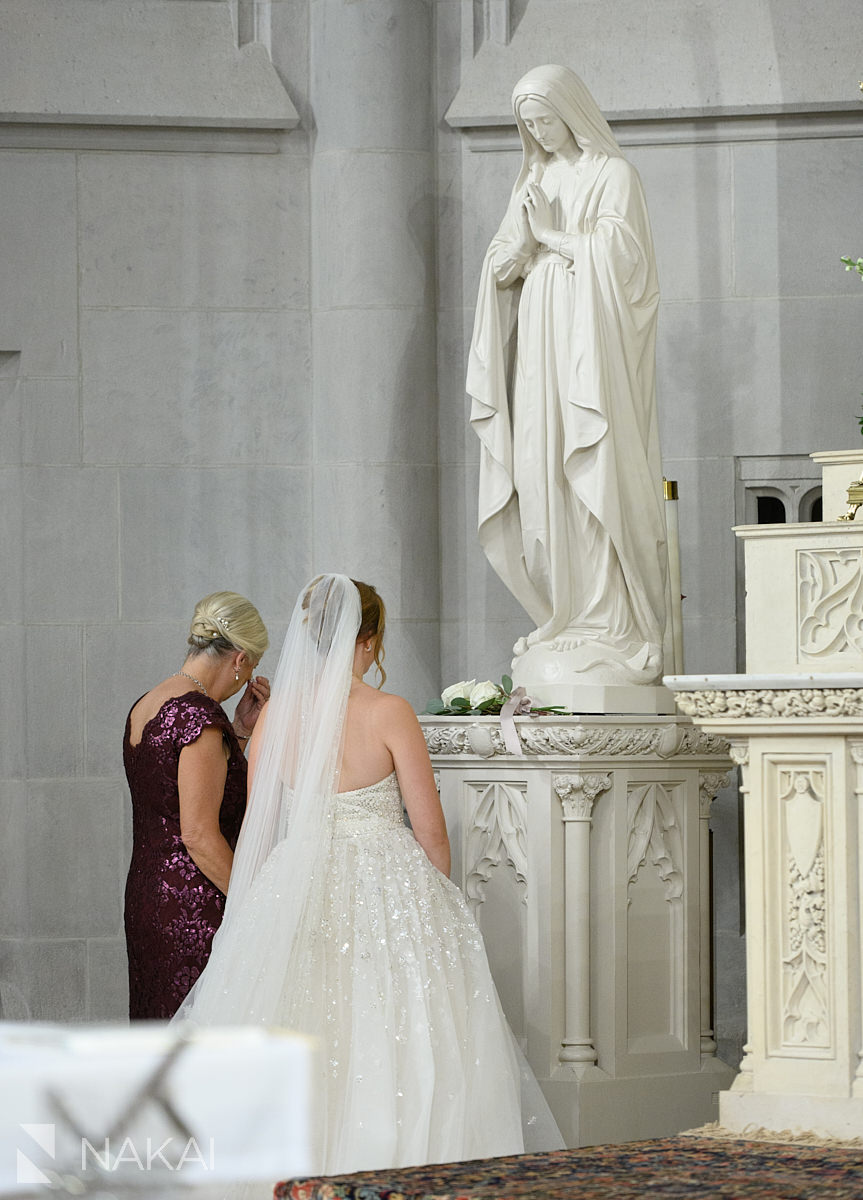 st james chapel chicago wedding photography bride st mary