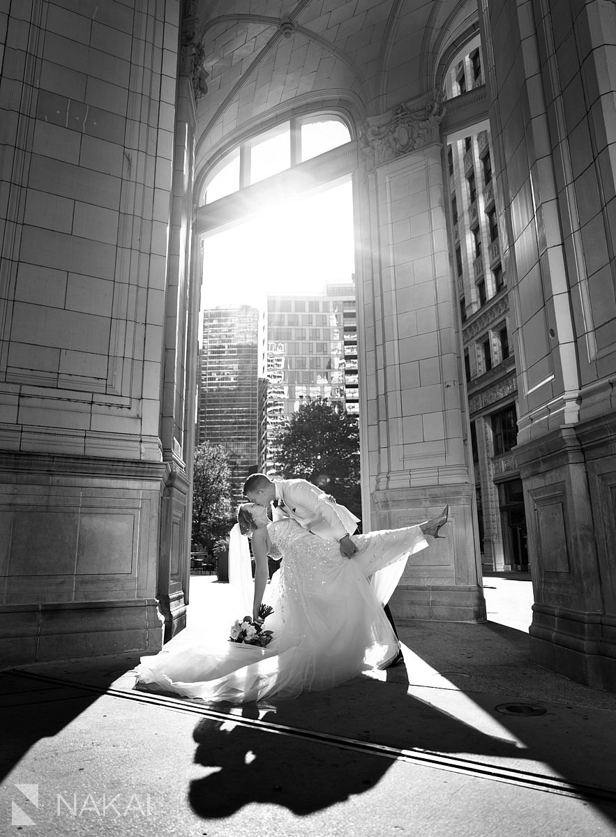 Chicago Wrigley building wedding photos dip kiss