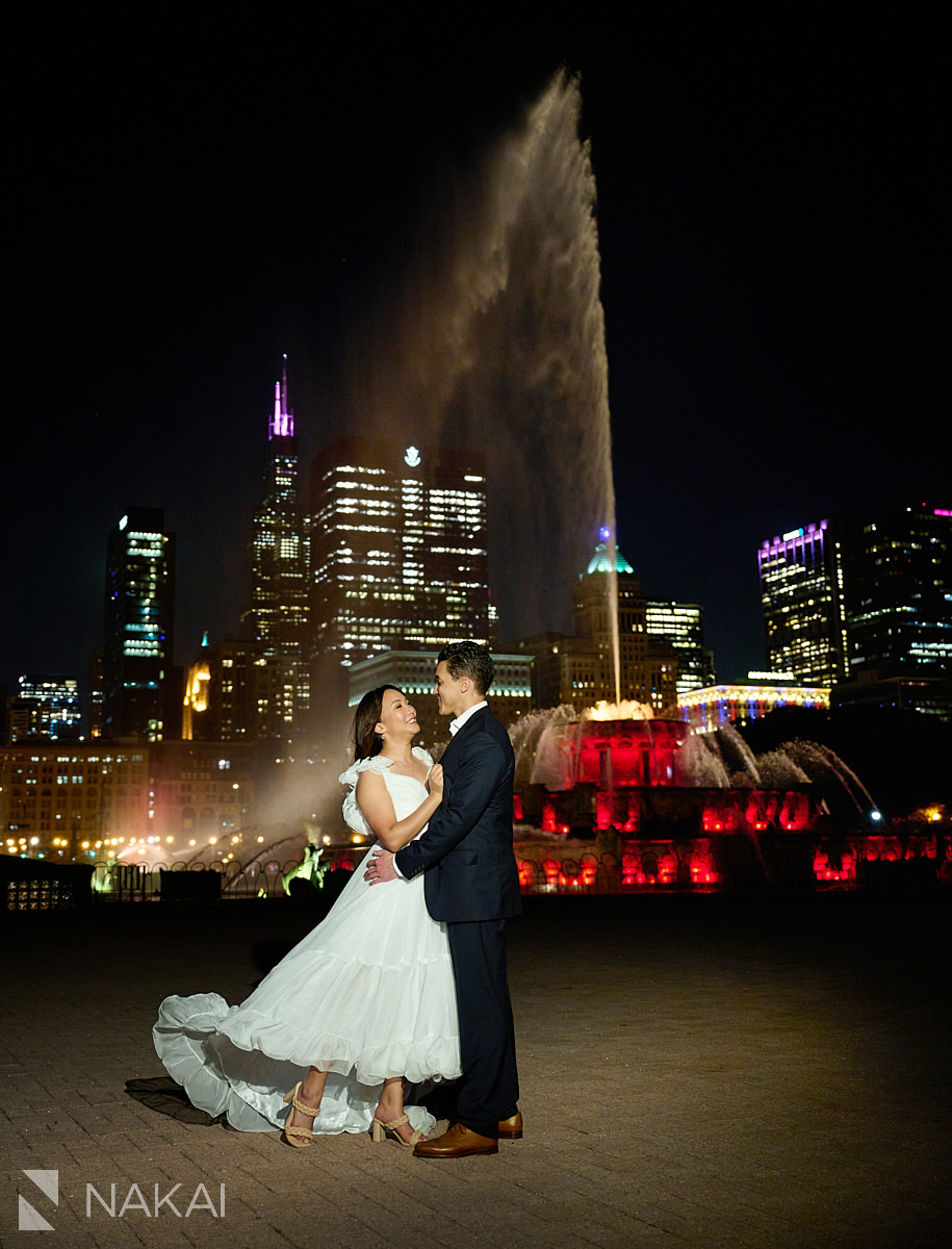 chicago buckingham fountain engagement at night photos