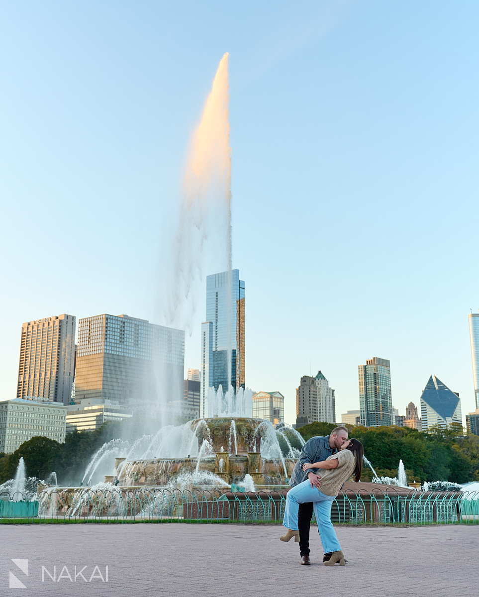 buckingham fountain engagement pictures 